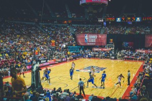 欧冠决赛巅峰对决，皇马绝杀多特蒙德，第15次捧起大耳朵杯