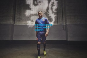 纳达尔鏖战五盘险胜德约科维奇 法网第14冠近在咫尺