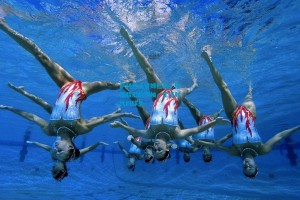 萨利巴盛赞姆巴佩，他是我们的领袖，定义时代的球员